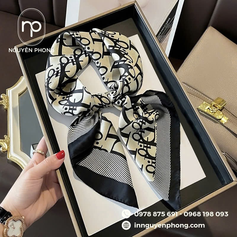 Hộp đựng khăn lụa - Biến sản phẩm thành quà tặng tinh tế